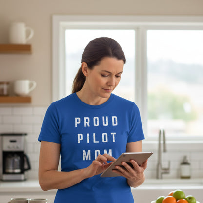 Women's softstyle T-shirt for proud pilot moms – show your support for your flying offspring